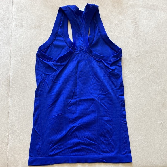 Athleta momentum seamless tank - Picture 2 of 3